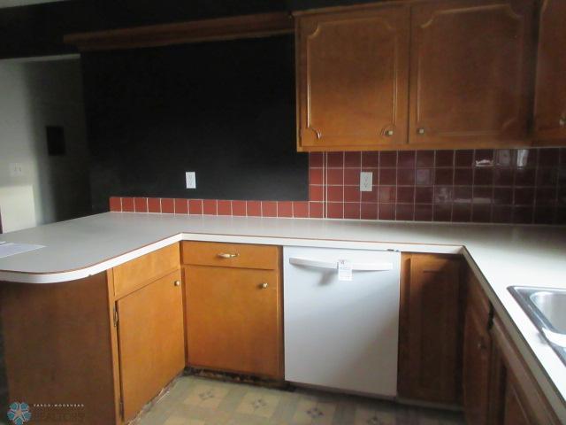 Barnesville, Minnesota 56514, United States, 3 Bedrooms Bedrooms, ,2 BathroomsBathrooms,Residential,Pending,55000