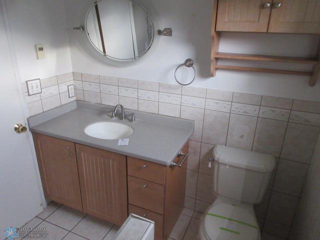 Barnesville, Minnesota 56514, United States, 3 Bedrooms Bedrooms, ,2 BathroomsBathrooms,Residential,Pending,55000