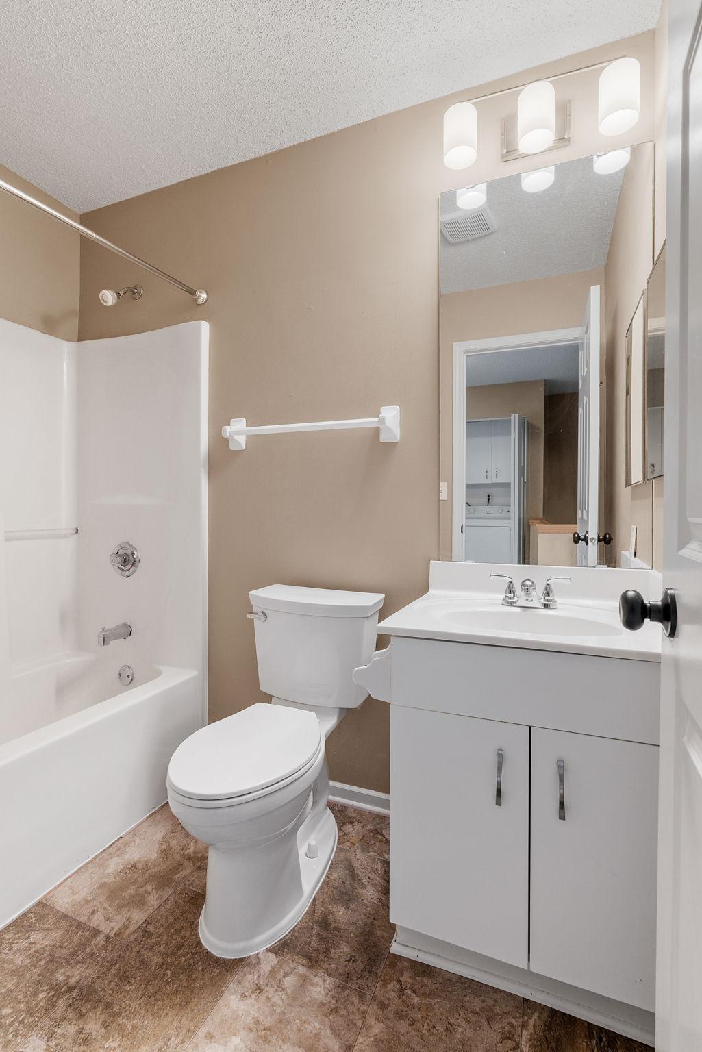 6561 Regency Lane, Eden Prairie, Minnesota image 41