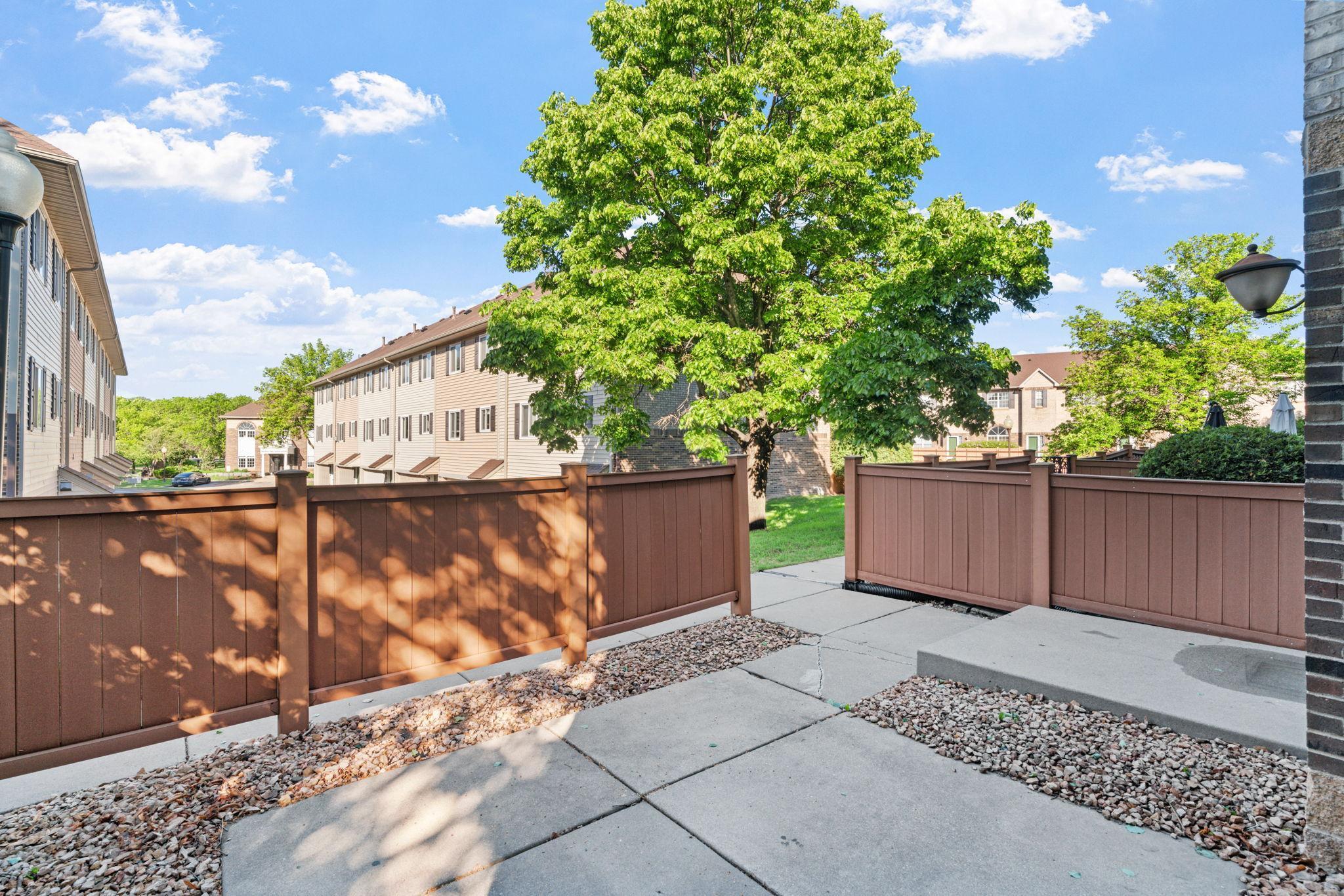 6561 Regency Lane, Eden Prairie, Minnesota image 43
