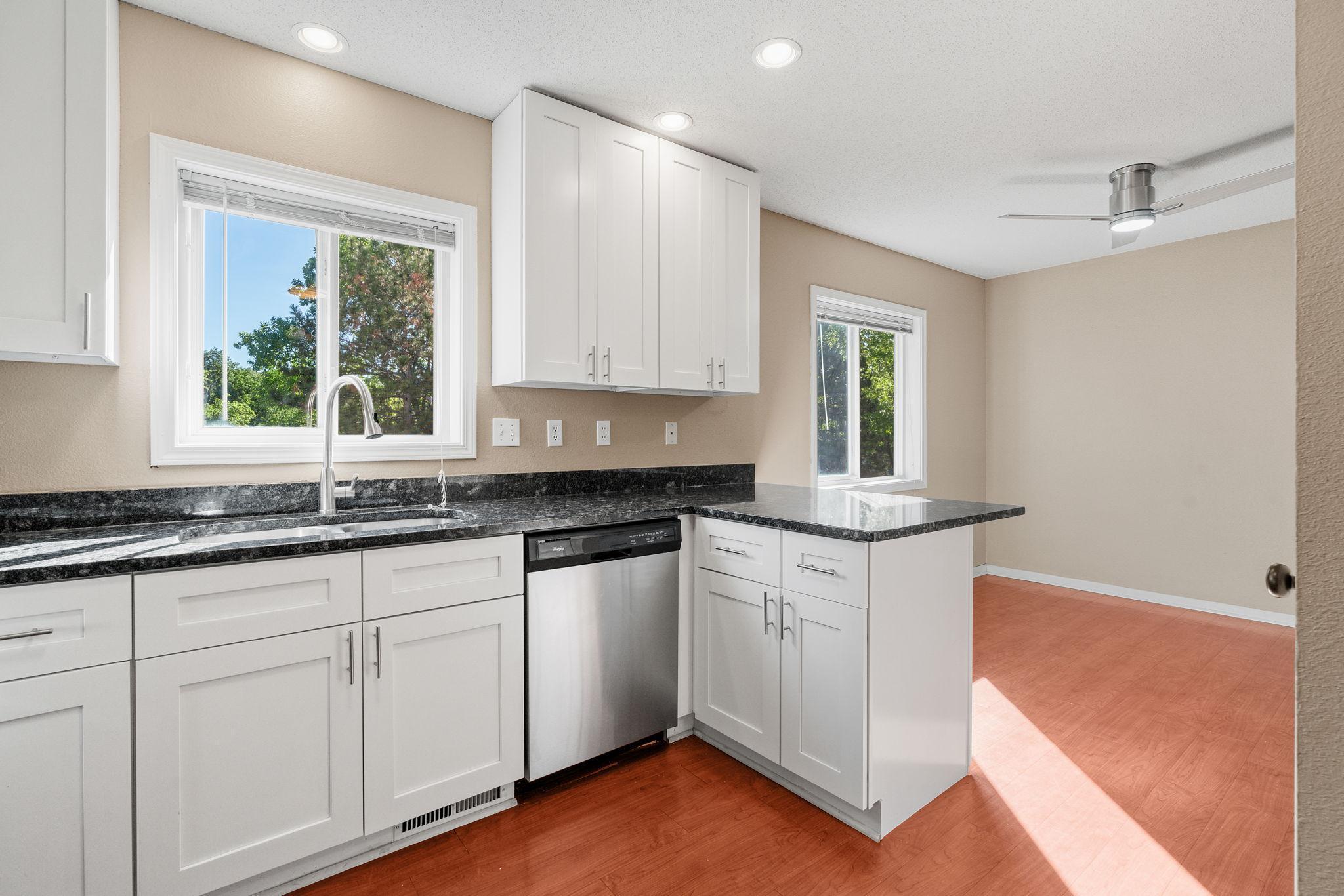 6561 Regency Lane, Eden Prairie, Minnesota image 23