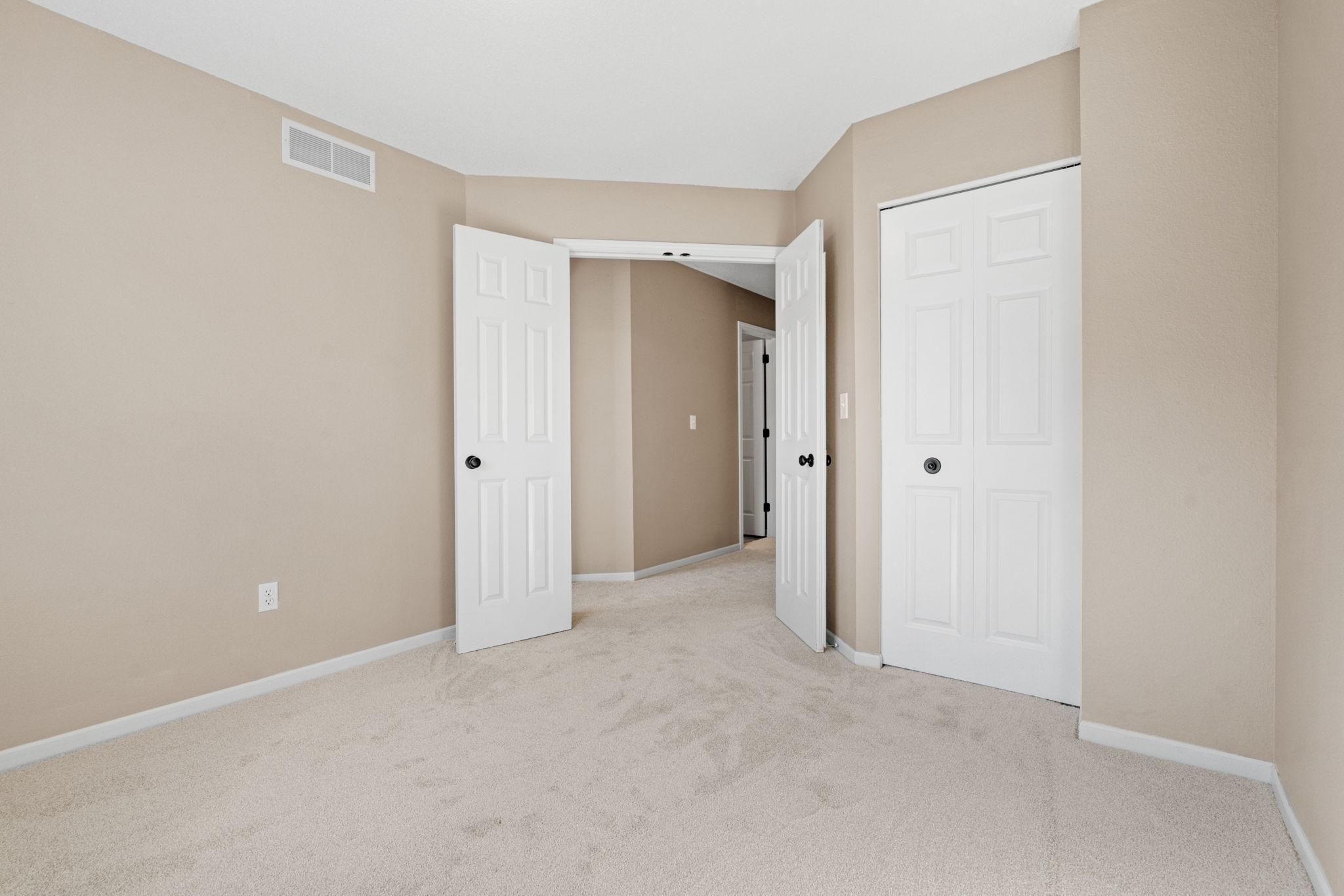 6561 Regency Lane, Eden Prairie, Minnesota image 36