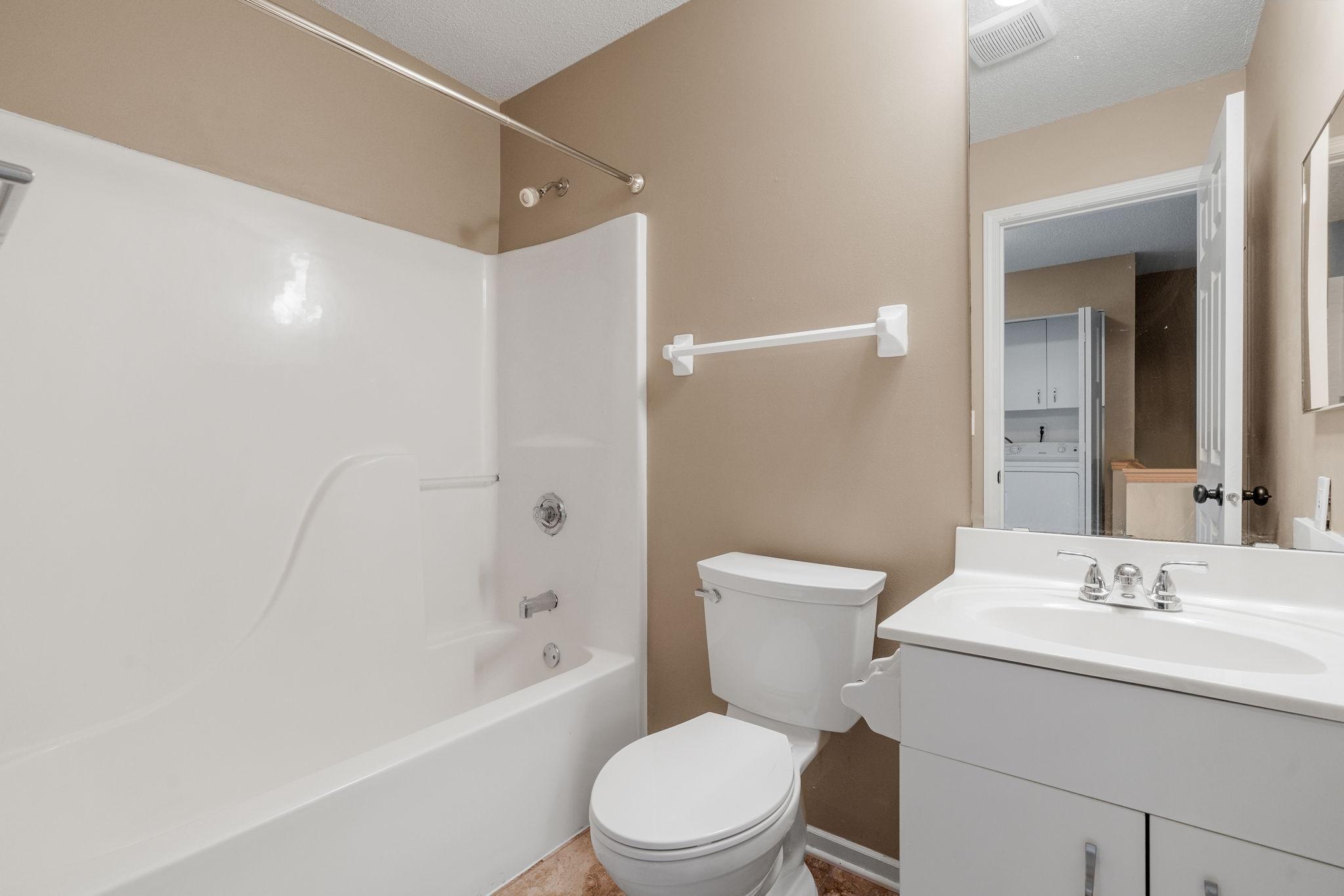 6561 Regency Lane, Eden Prairie, Minnesota image 40