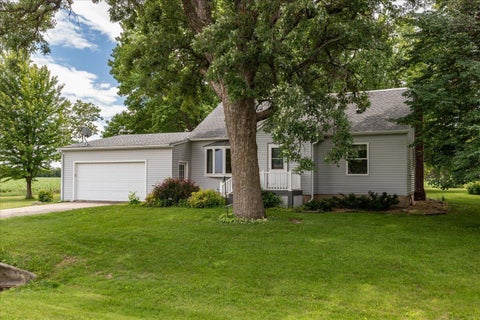 Homes For Sale - 54769 270th Street<br/> Austin, MN 55912