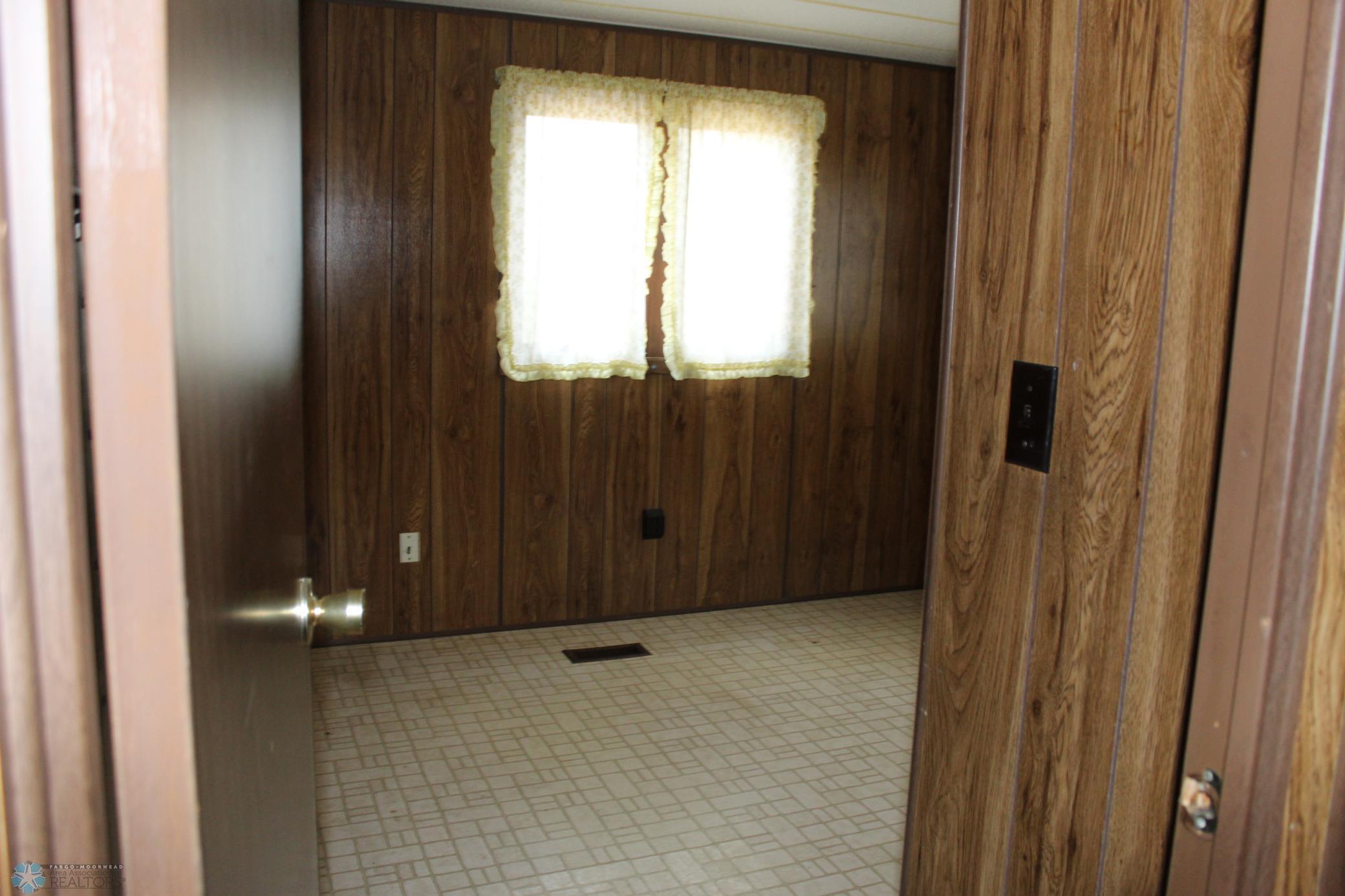 611 Railroad Avenue, Leonard, North Dakota image 15