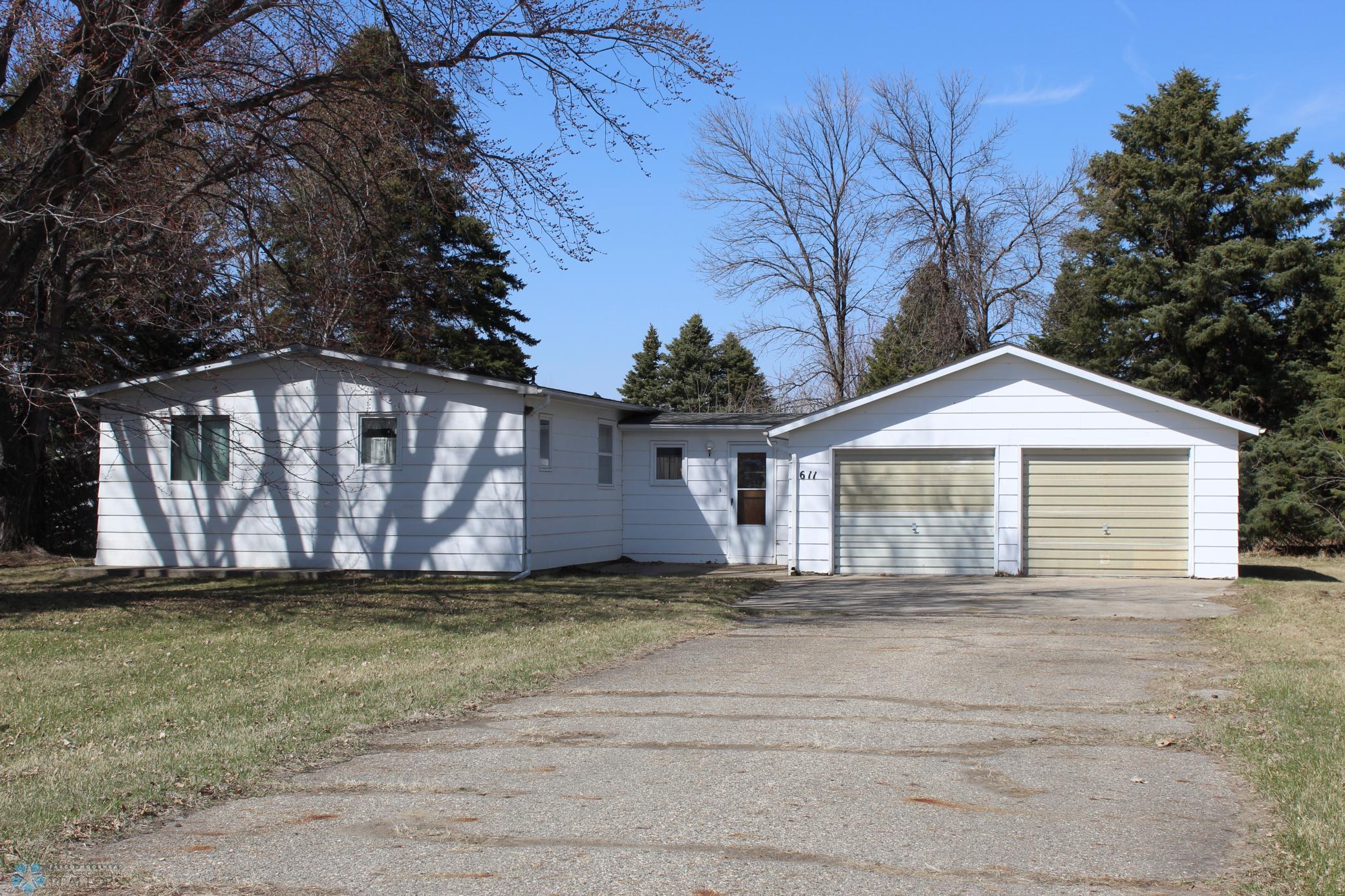 611 Railroad Avenue, Leonard, North Dakota image 1