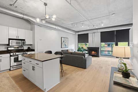 Condo For Sale - 720 N 4th Street<br/> Minneapolis, MN 55401