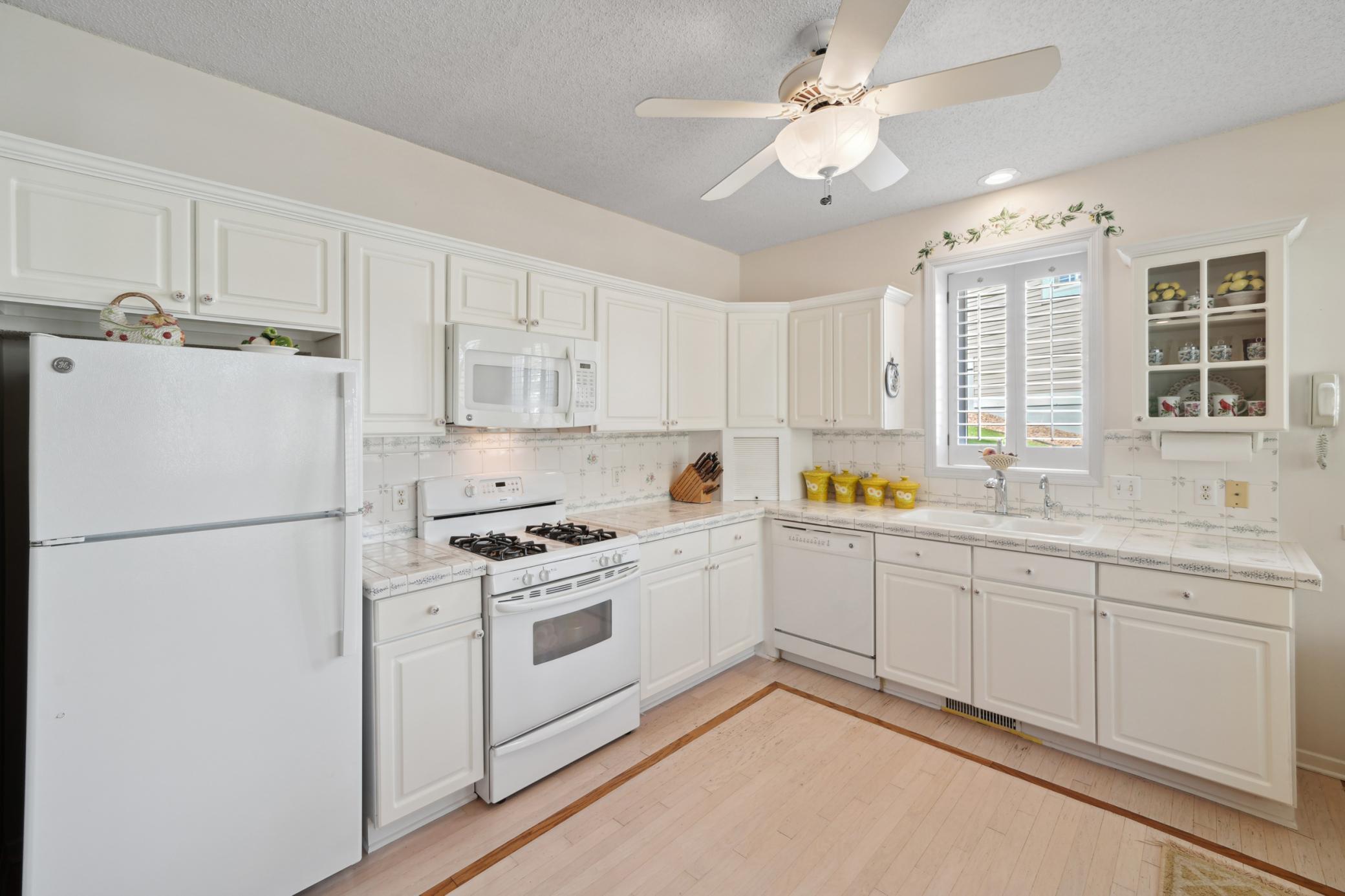 786 Monet Court, Mendota Heights, Minnesota image 17