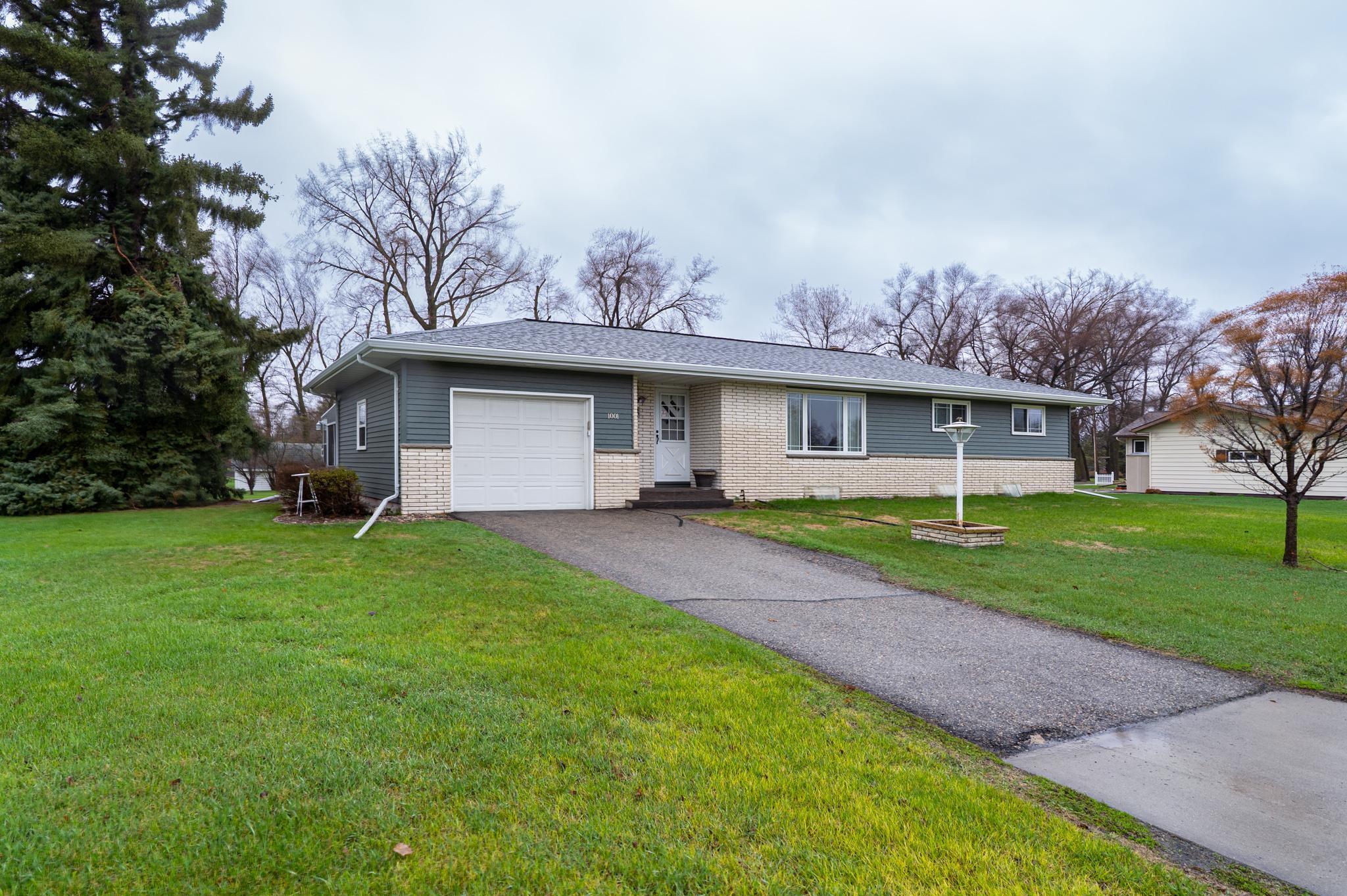 1001 Alexander Street, Crookston, Minnesota image 1