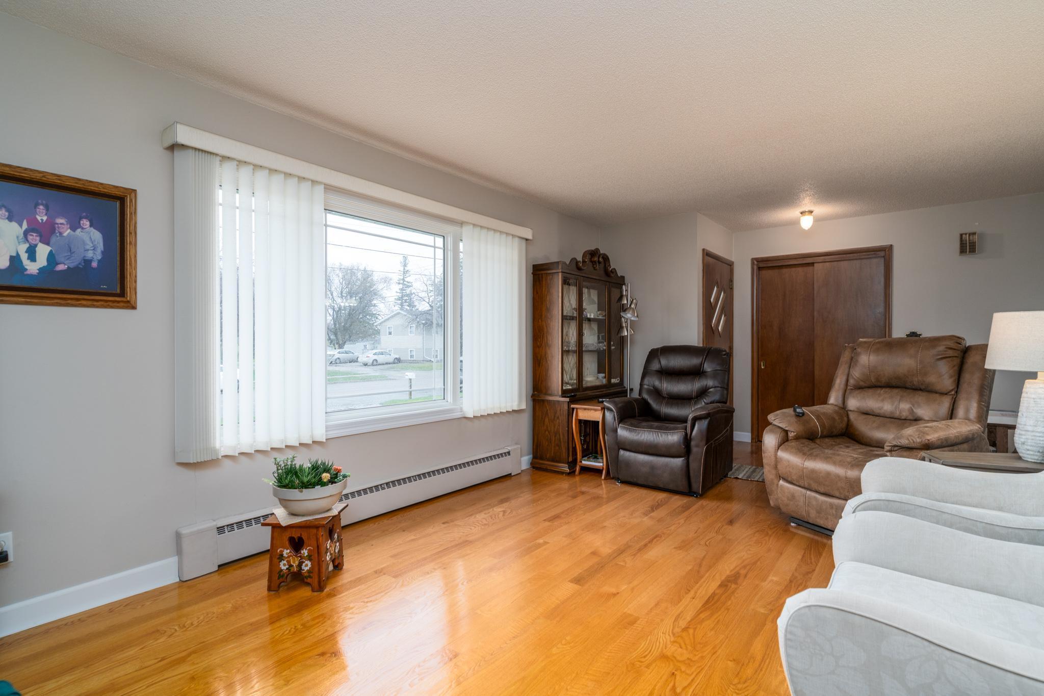 1001 Alexander Street, Crookston, Minnesota image 3