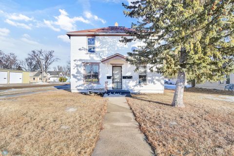 Multifamily For Sale - 405 2nd Street<br/> Barnes County, Valley City, ND 58072