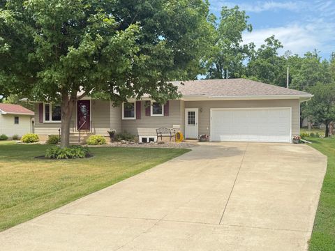 Homes For Sale - 202 3rd Street<br/> Freeborn County, Hayward, MN 56043