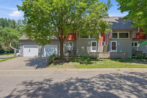 Townhouse For Sale - 1757 Bluebill Drive<br/> Dakota County, Saint Paul, MN 55122