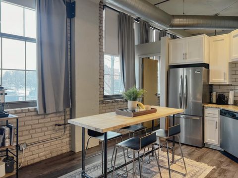 Condo For Sale - 1901 E Hennepin Avenue<br/> Hennepin County, Minneapolis, MN 55413