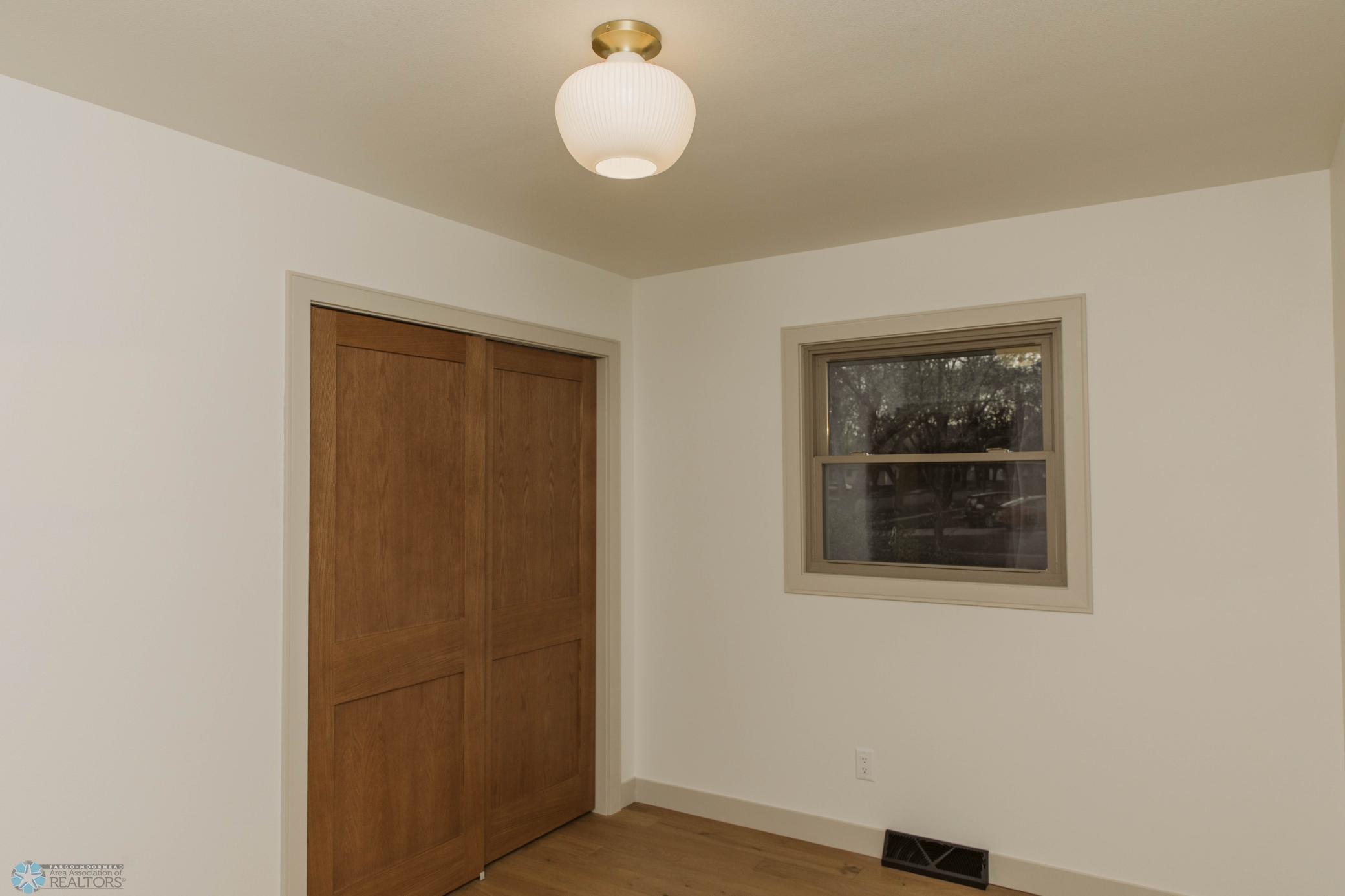 95 N Forest Avenue, Fargo, North Dakota image 37