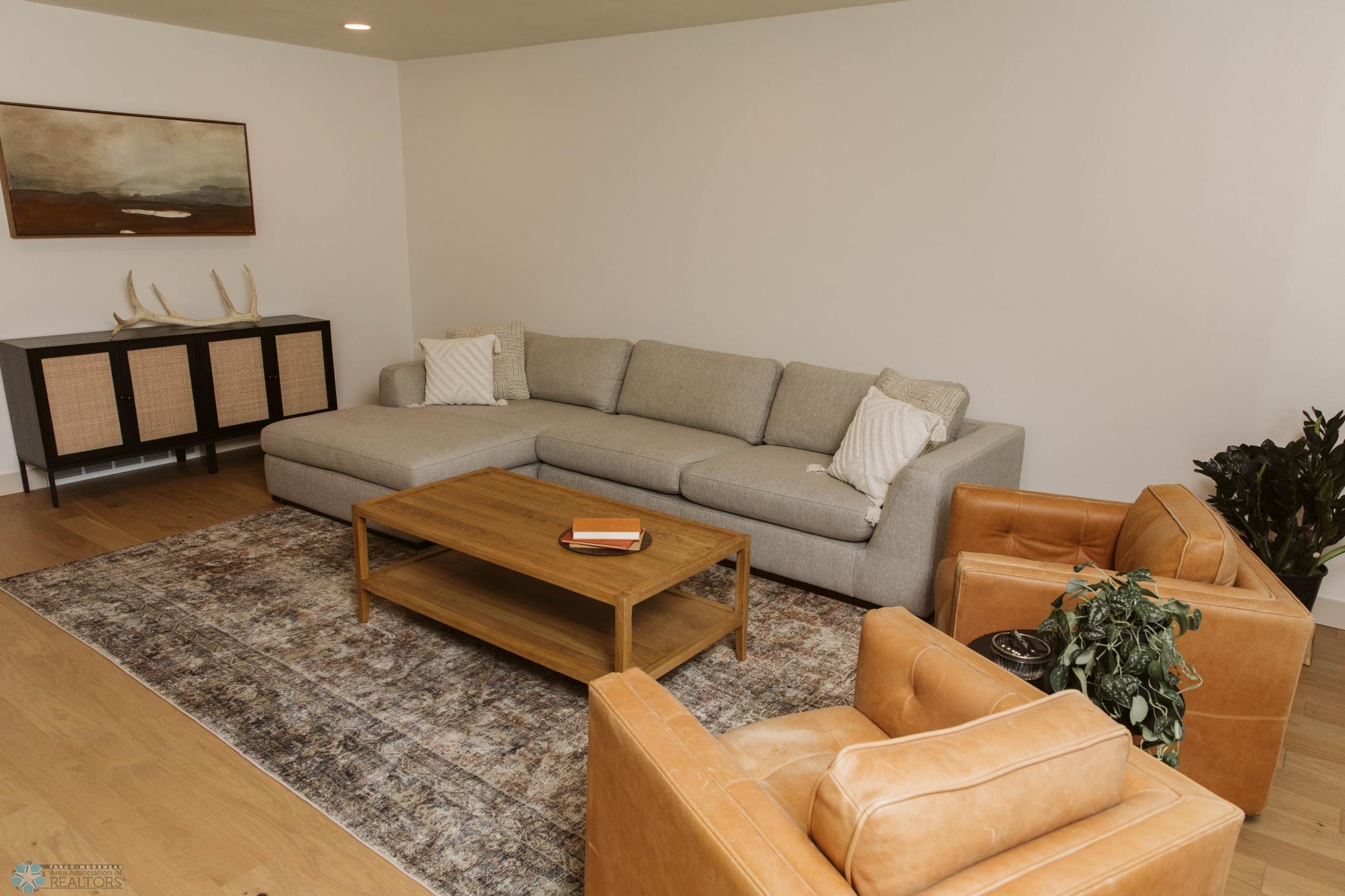 95 N Forest Avenue, Fargo, North Dakota image 20