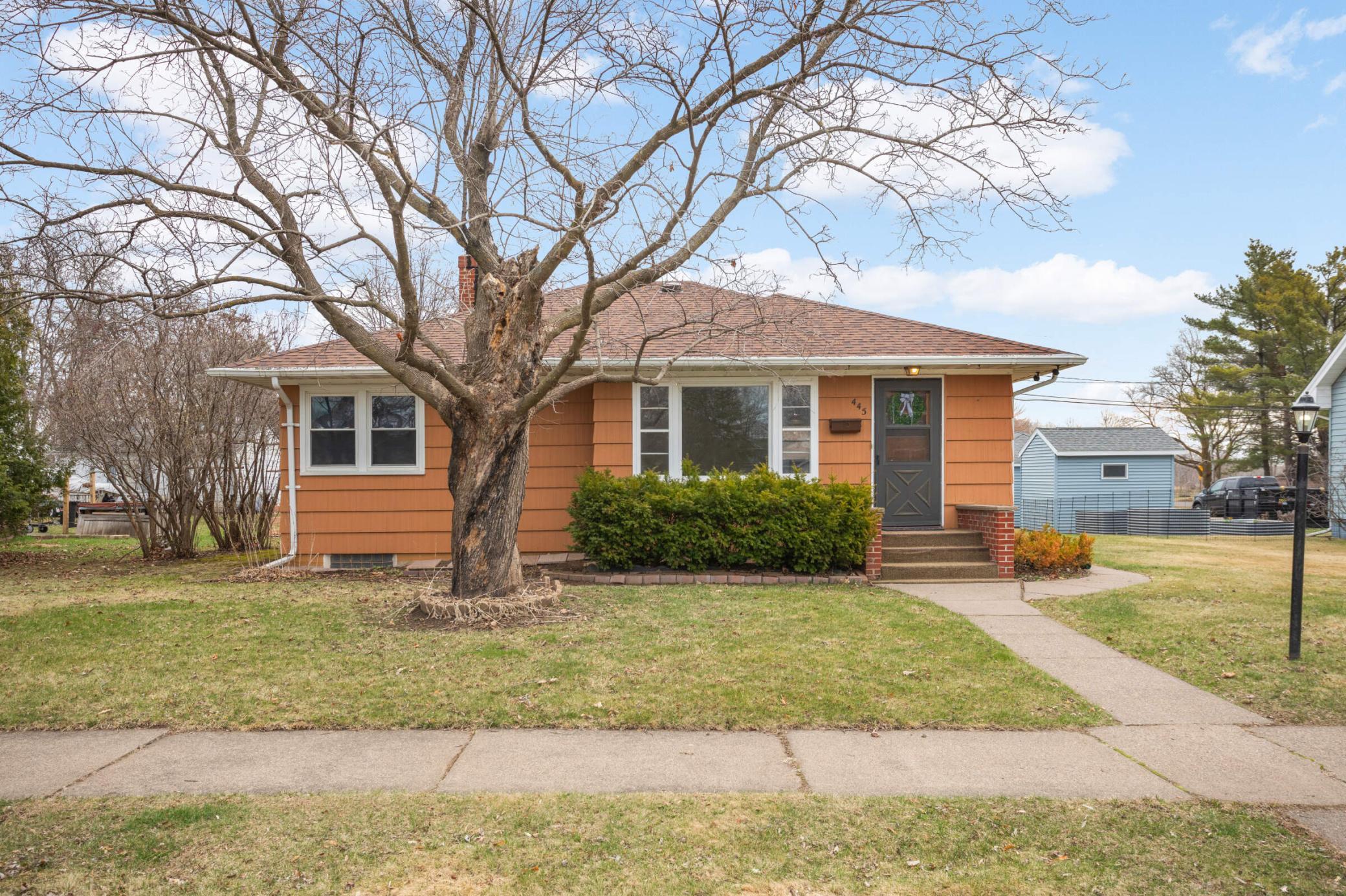 445 4th Avenue, Milaca, Minnesota image 1