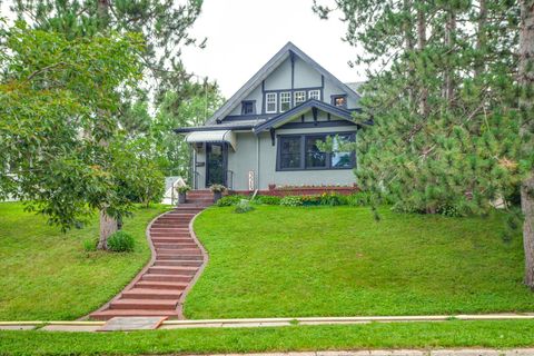 Homes For Sale - 3515 Architect Avenue<br/> Hennepin County, Minneapolis, MN 55418