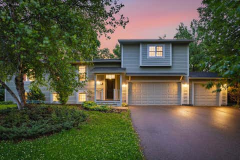 Homes For Sale - 785 Santa Vera Drive<br/> Chanhassen, MN 55317