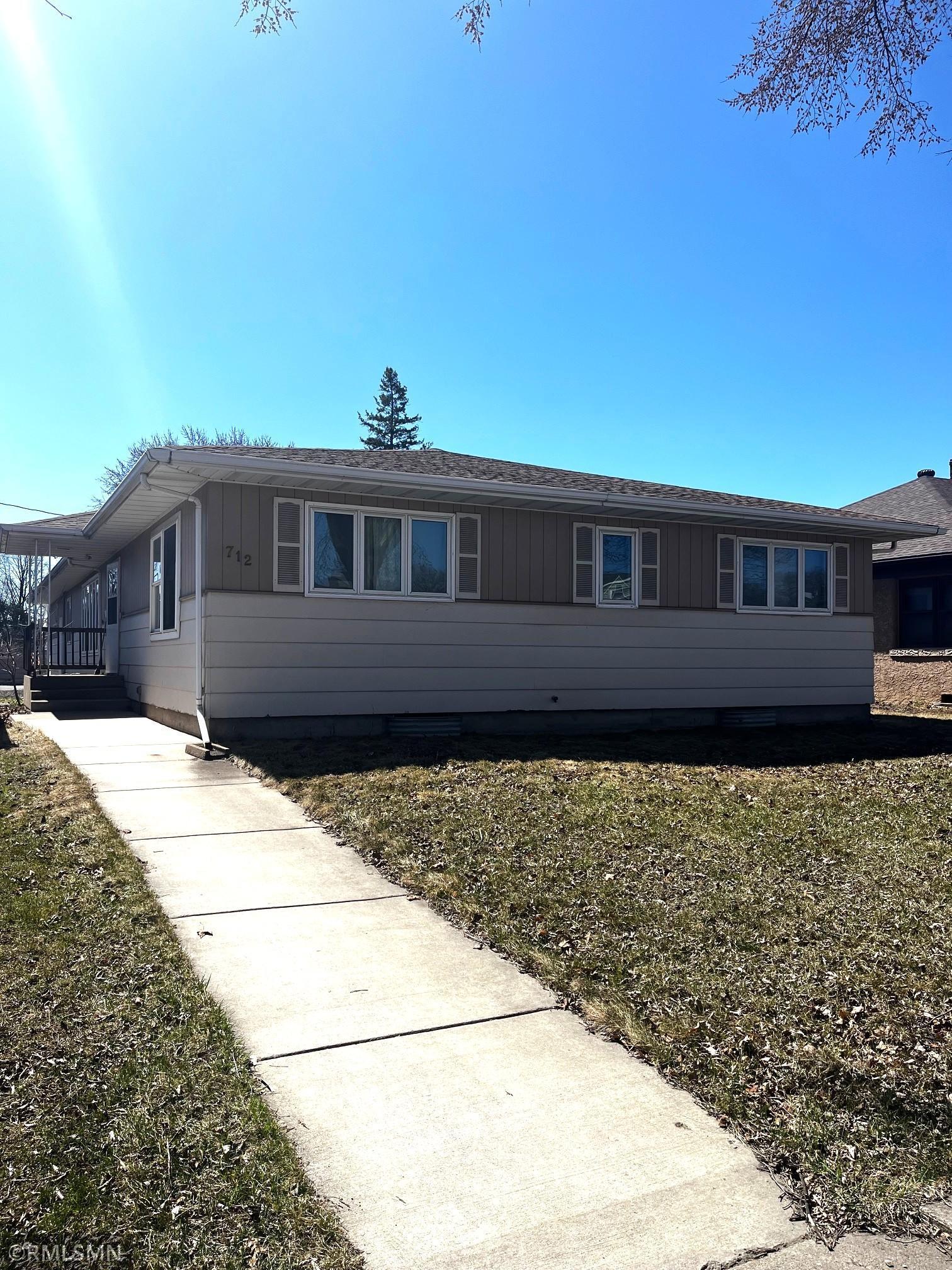 712 9th Street, Virginia, Minnesota image 2