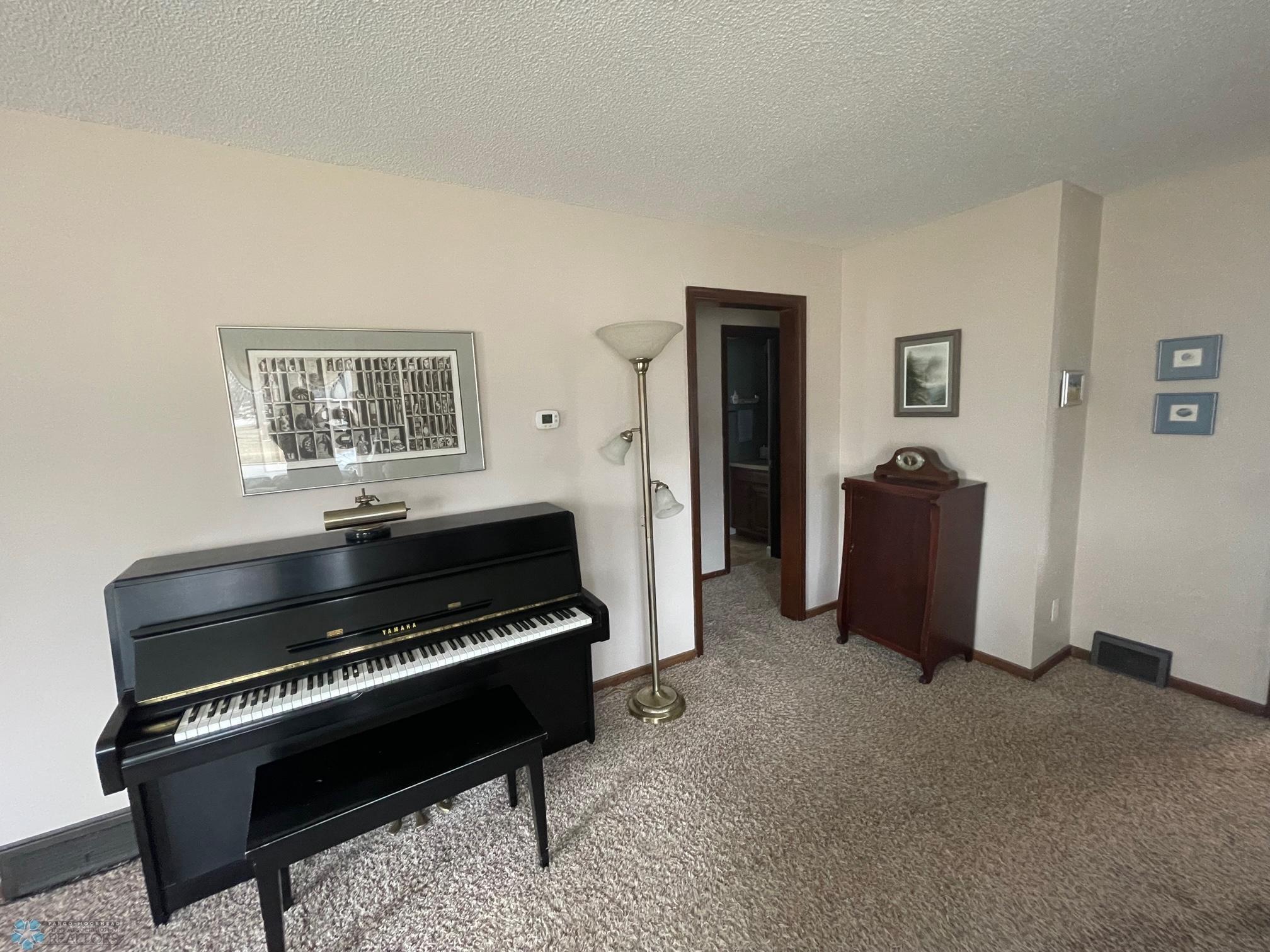 408 Elm Avenue, Wyndmere, North Dakota image 14