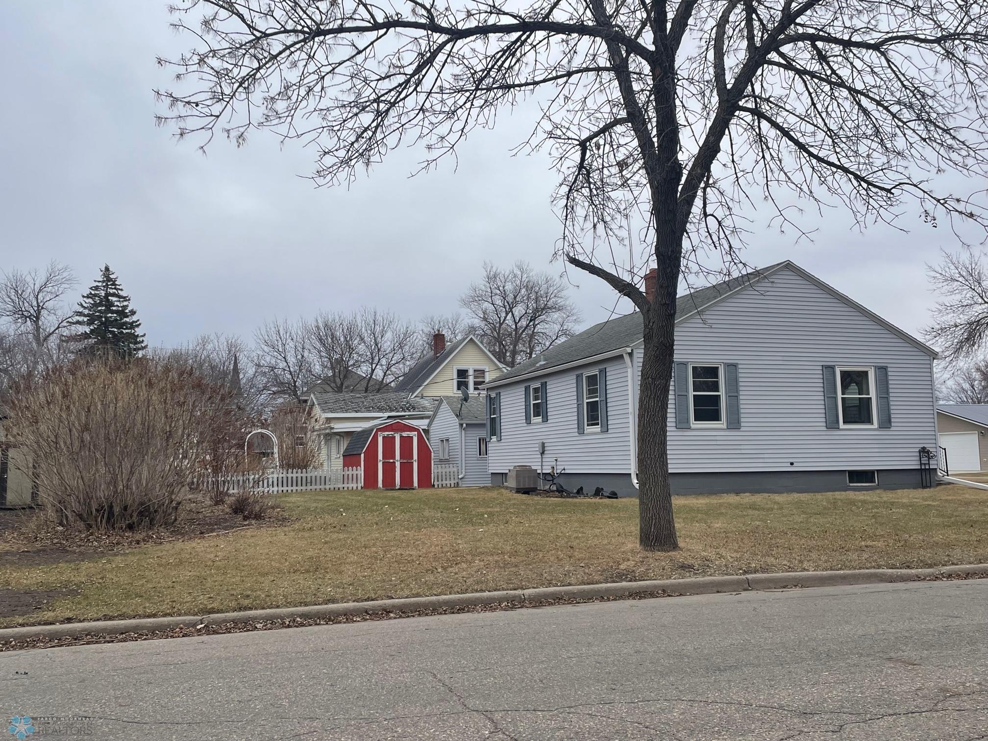 408 Elm Avenue, Wyndmere, North Dakota image 32