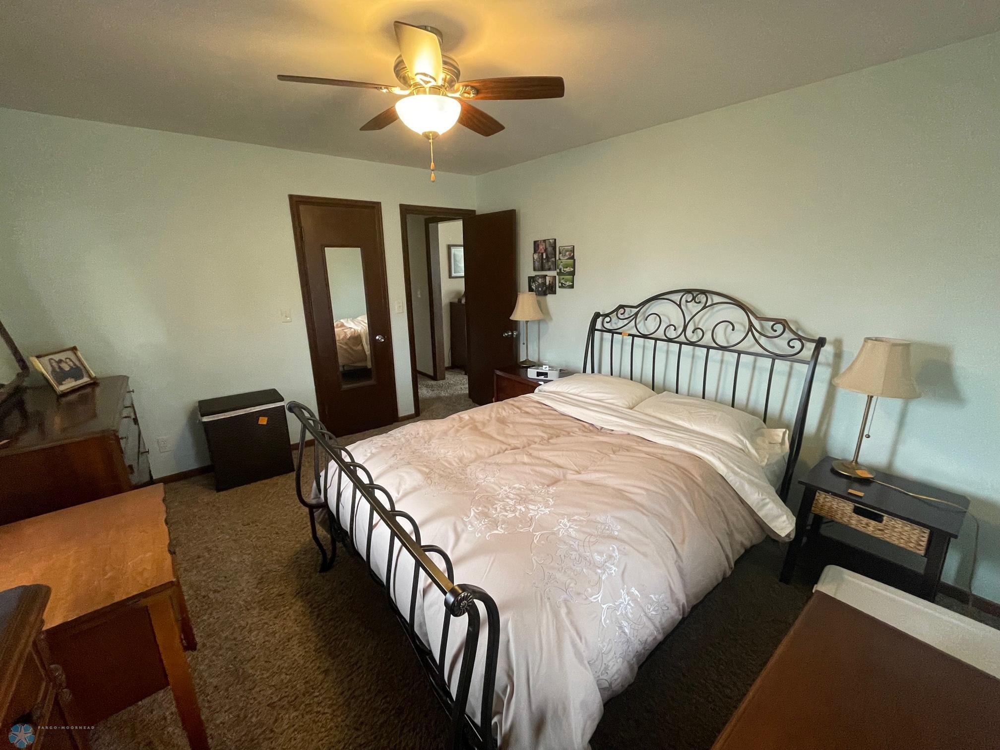 408 Elm Avenue, Wyndmere, North Dakota image 2