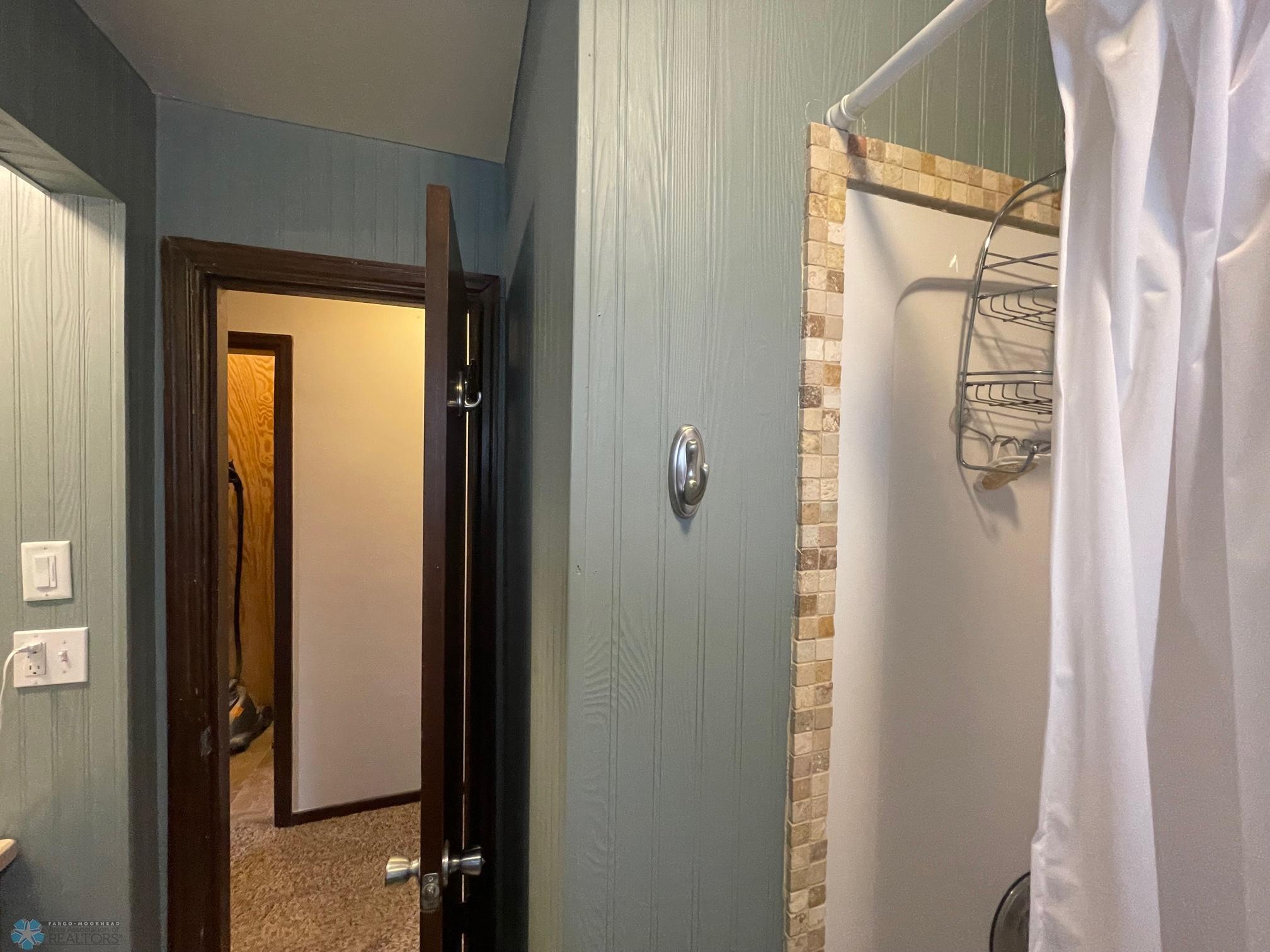 408 Elm Avenue, Wyndmere, North Dakota image 7