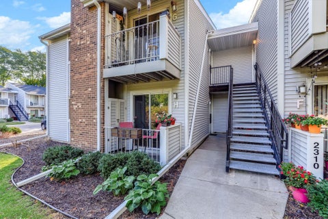 Condo For Sale - 2310 Benson Avenue<br/> Ramsey County, Saint Paul, MN 55116