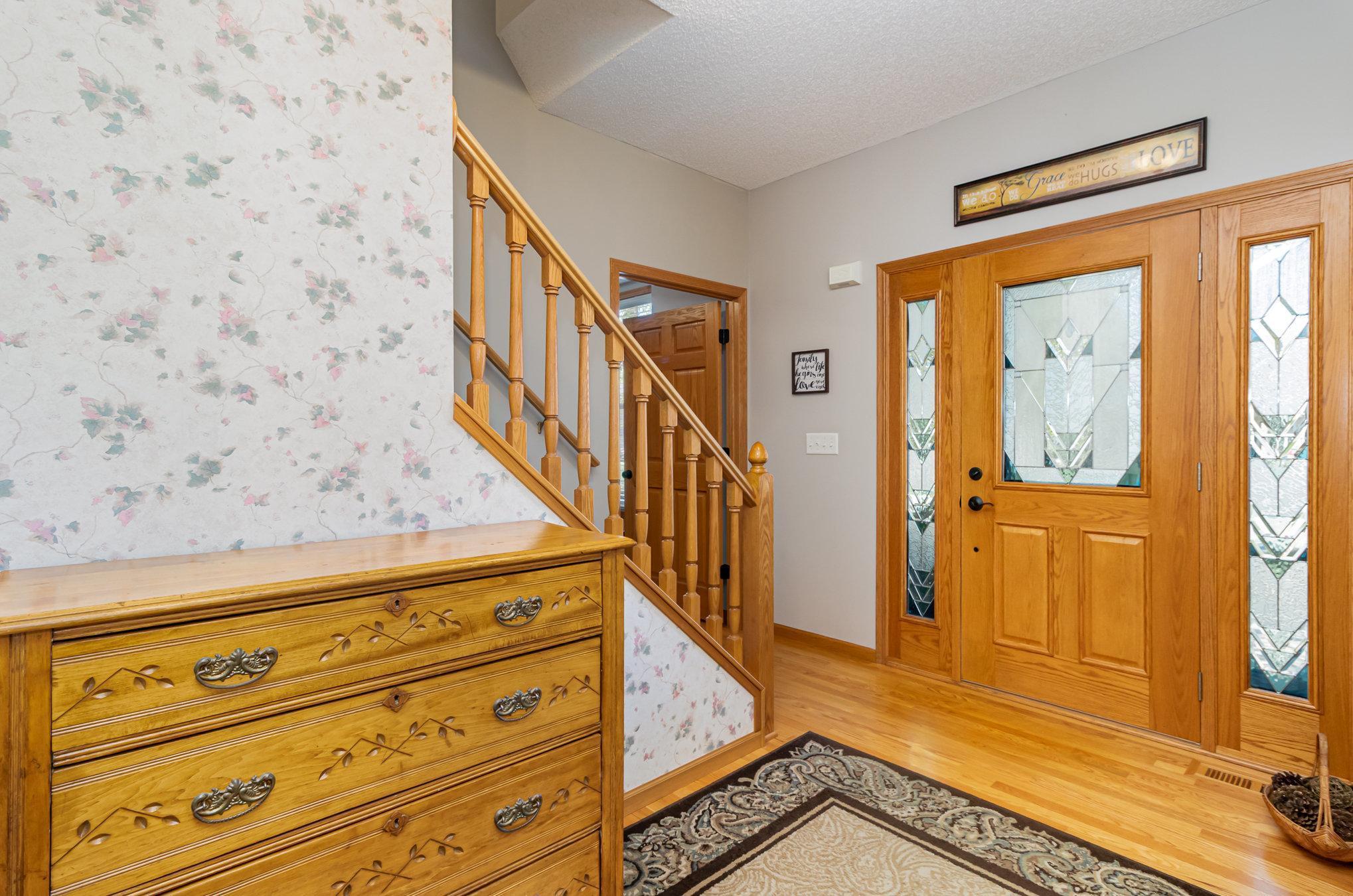 10786 Amherst Way, Inver Grove Heights, Minnesota image 2