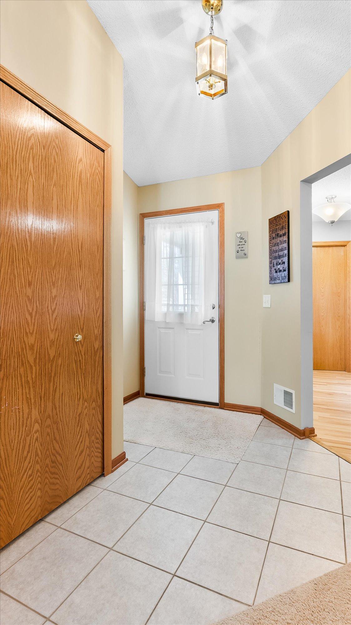 112 Sandpiper Circle, Hastings, Minnesota image 4