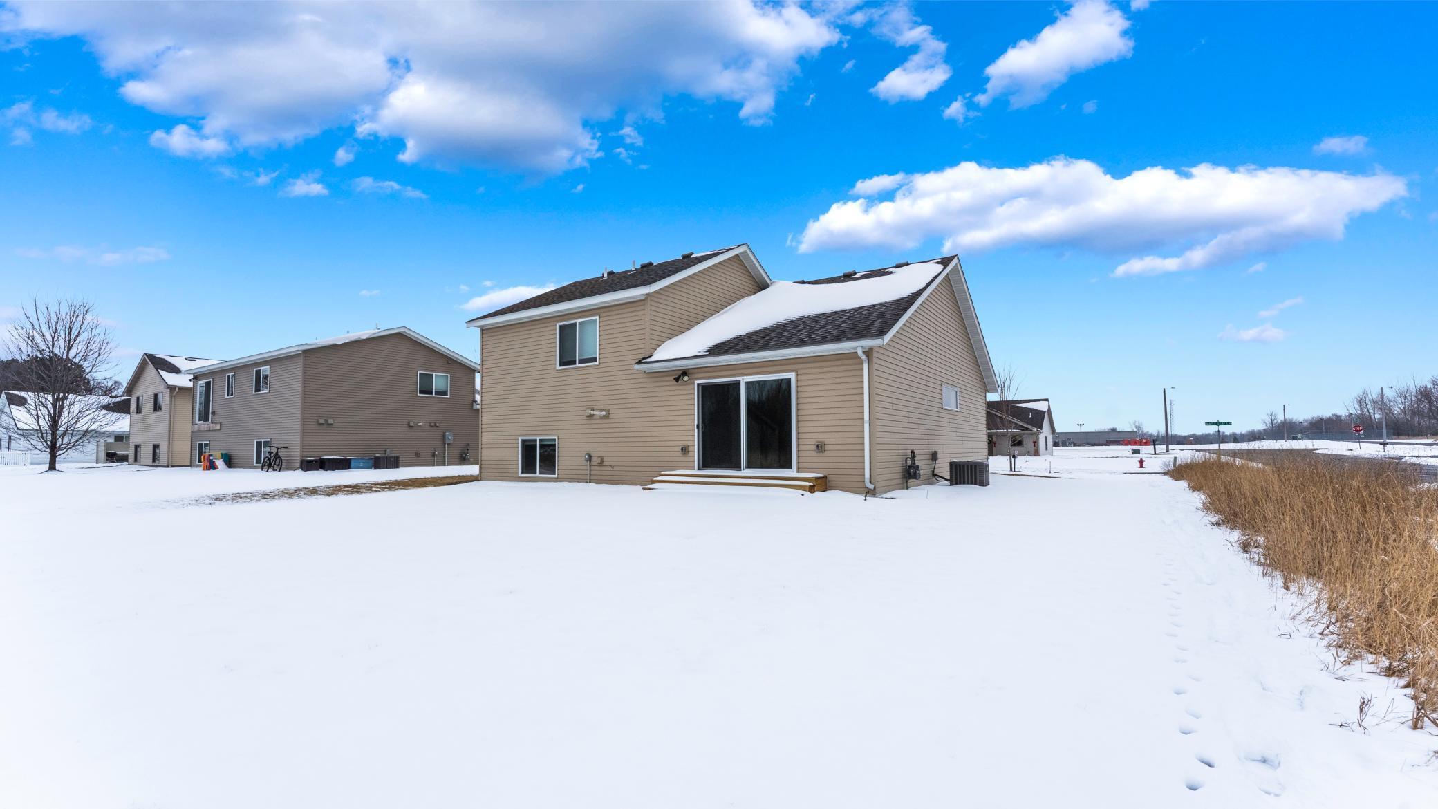 1701 Maple Leaf Lane, Litchfield, Minnesota image 19