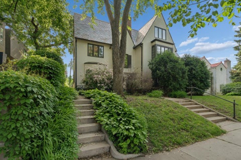 Condo For Sale - 1721 Humboldt Avenue<br/> Hennepin County, Minneapolis, MN 55403
