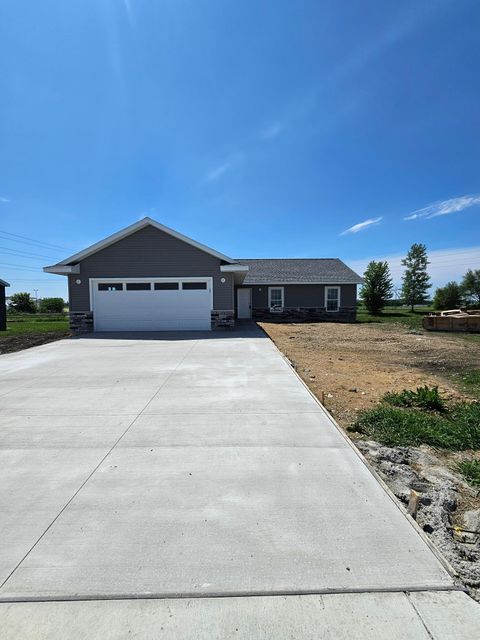 Homes For Sale - 1348 4th Street<br/> Byron, MN 55920