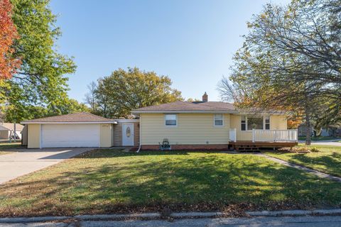 Homes For Sale - 340 2nd Avenue<br/> Blue Earth County, Amboy, MN 56010