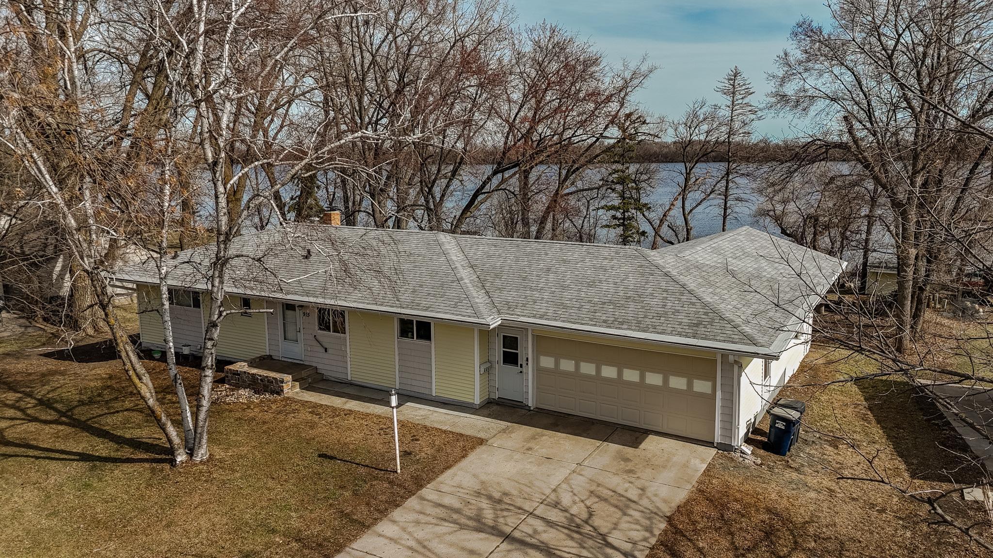 915 W 4th Street, Morris, Minnesota image 1