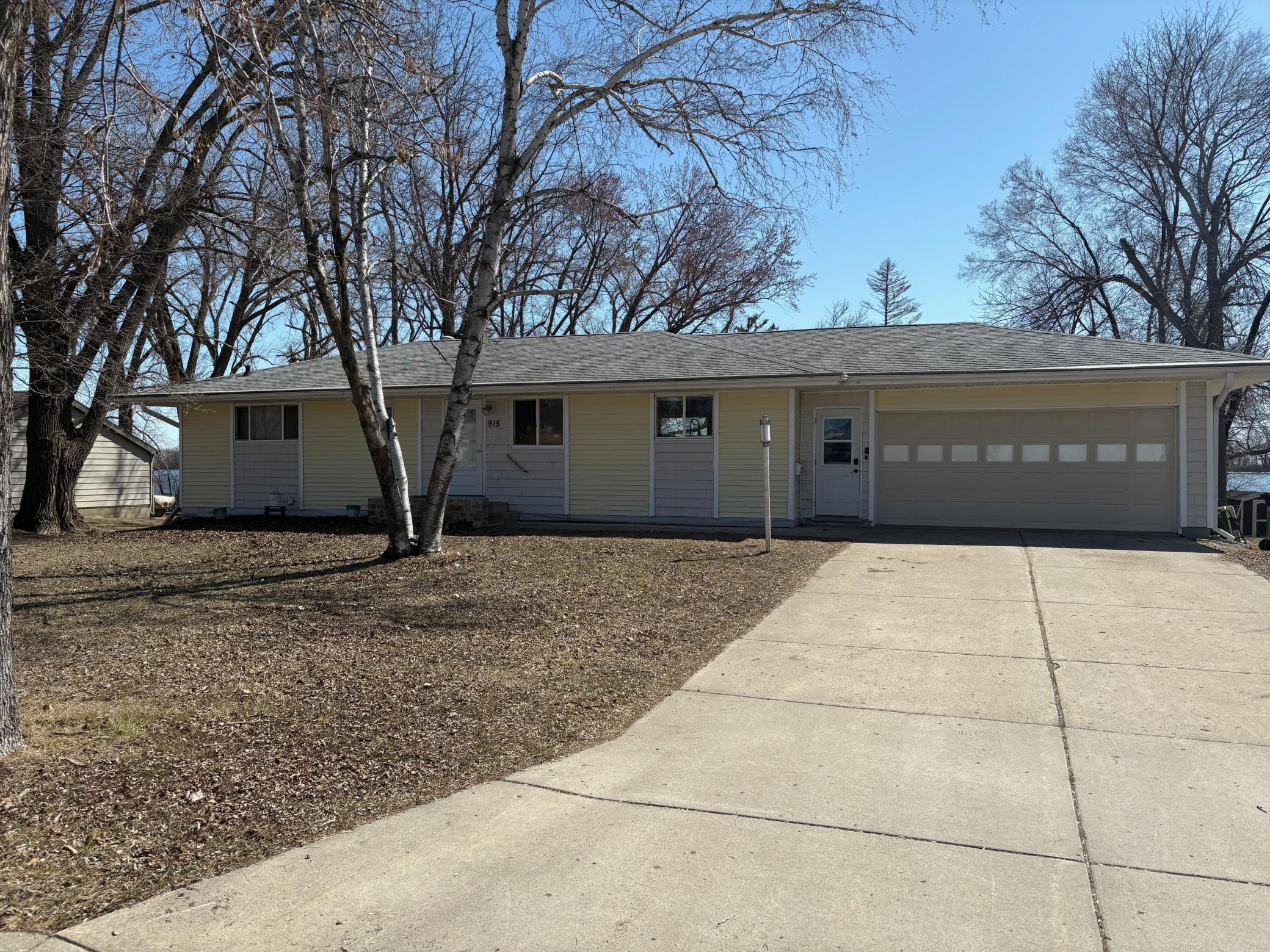 915 W 4th Street, Morris, Minnesota image 2