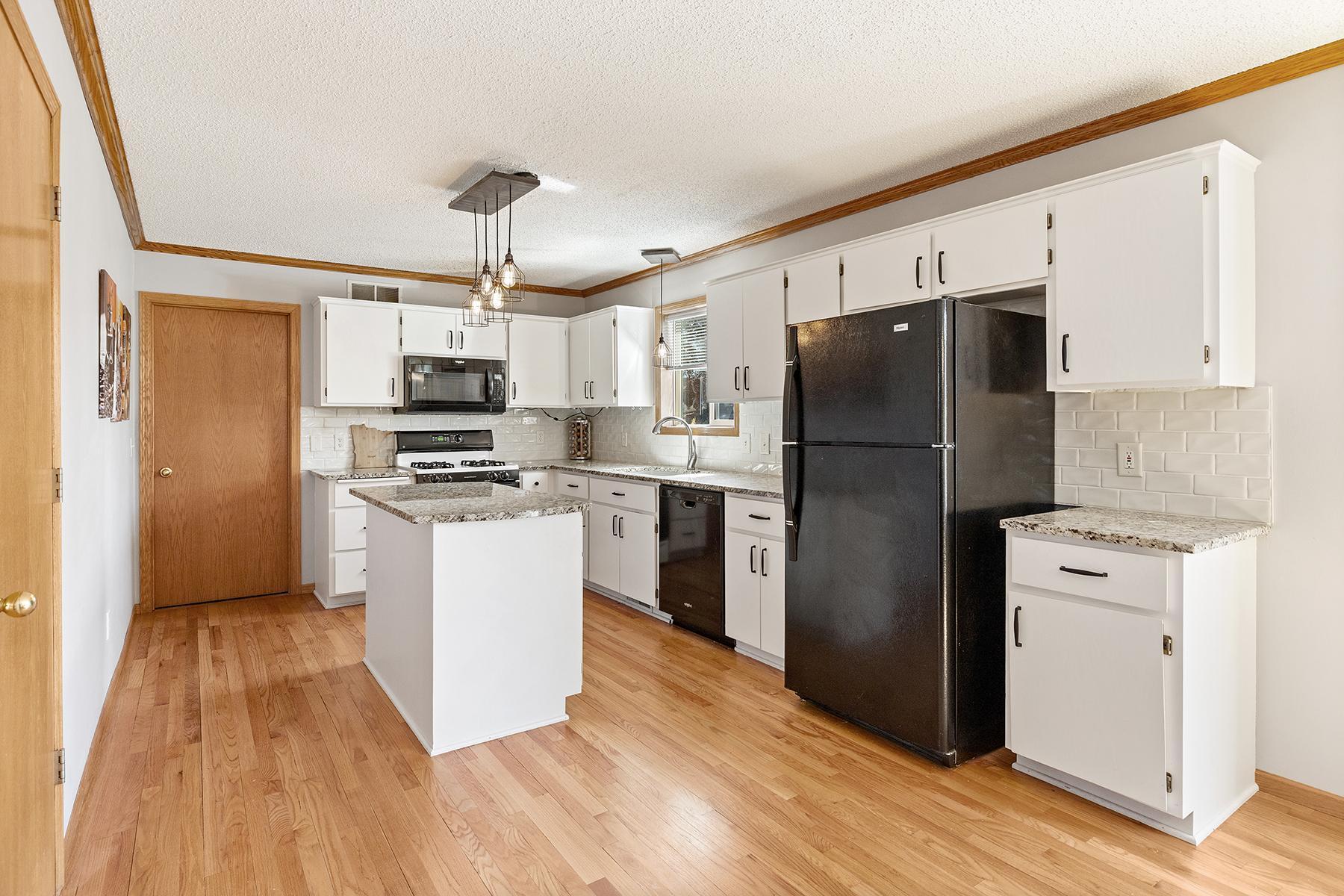 1067 Kinder Drive, Waconia, Minnesota image 8