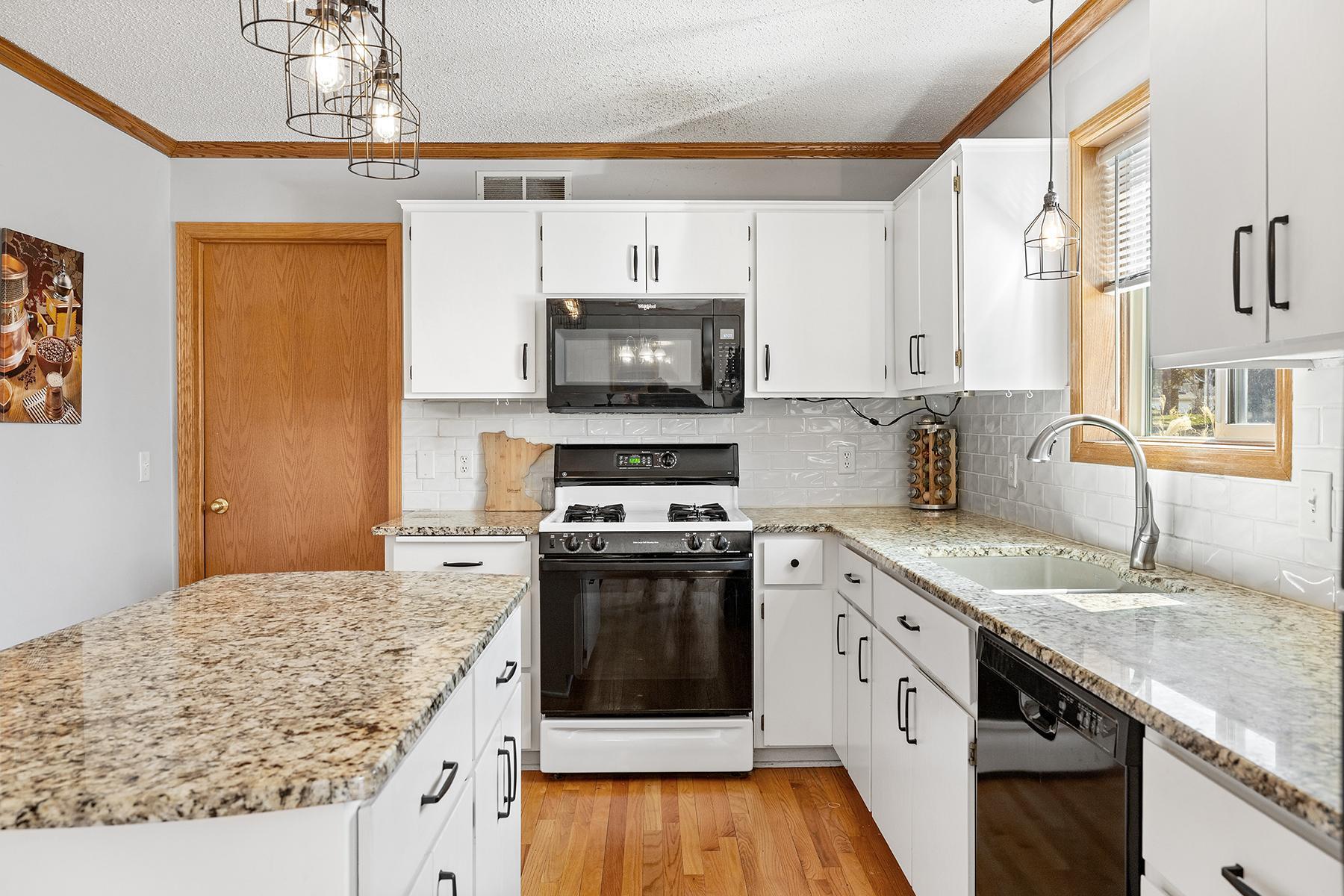 1067 Kinder Drive, Waconia, Minnesota image 9