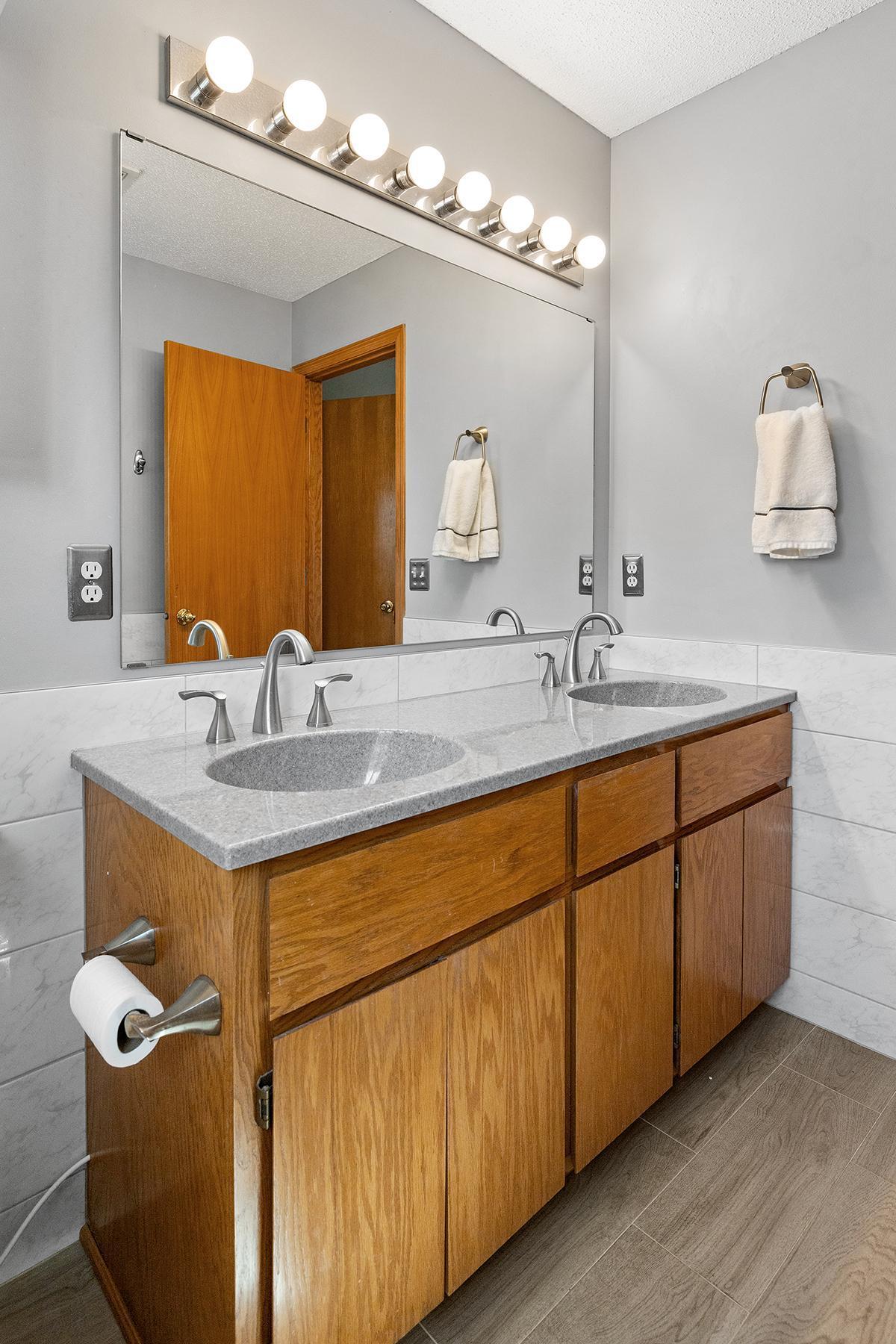1067 Kinder Drive, Waconia, Minnesota image 17