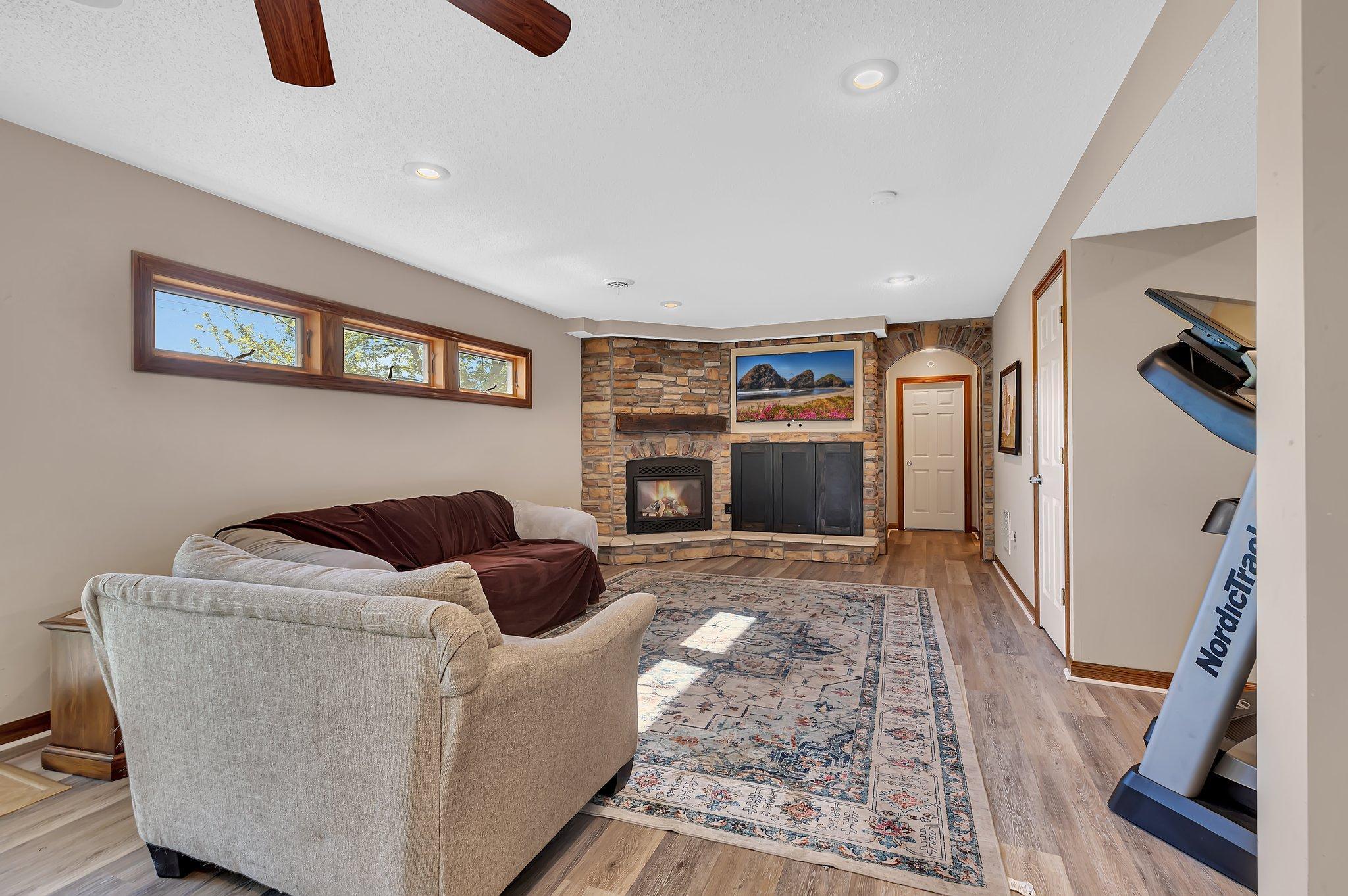 7320 Deer Pass Drive, Hugo, Minnesota image 23