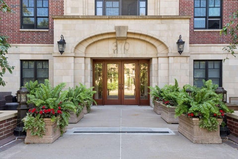 Condo For Sale - 370 Marshall Avenue<br/> Saint Paul, MN 55102