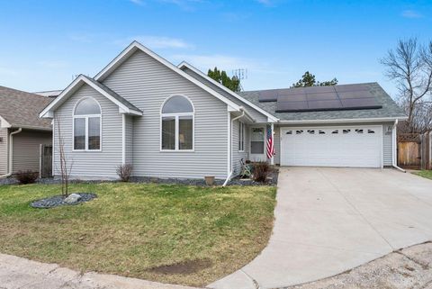 Homes For Sale - 420 Village Court<br/> Cambridge, MN 55008