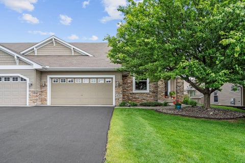 Townhouse For Sale - 4730 Walnut Grove Lane<br/> Minneapolis, MN 55446