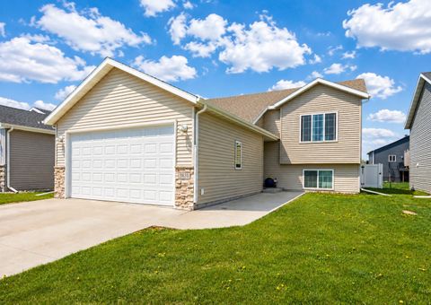 Homes For Sale - 3831 32nd Street<br/> Clay County, Moorhead, MN 56560
