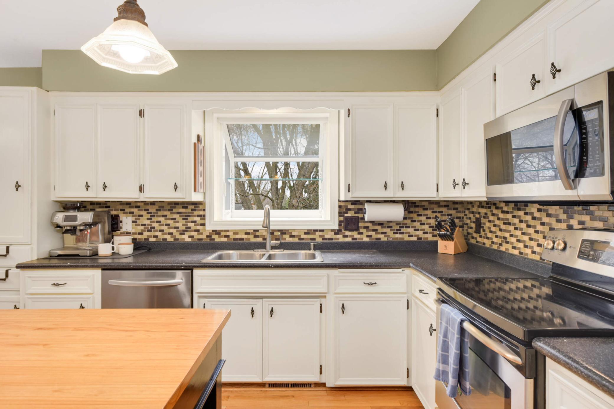12730 Portland Circle, Burnsville, Minnesota image 14