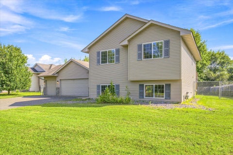 Homes For Sale - 7447 386th Street<br/> North Branch, MN 55056