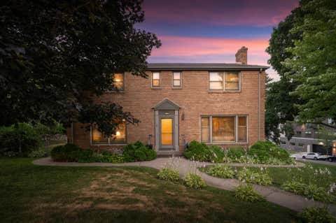 Condo For Sale - 444 Lexington Parkway<br/> Saint Paul, MN 55105