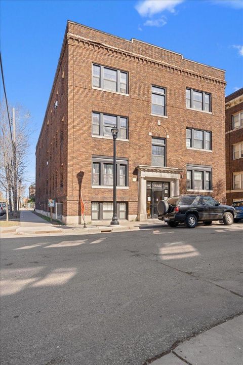 Condo For Sale - 1901 Stevens Avenue<br/> Minneapolis, MN 55403