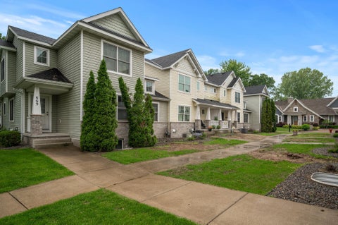 Townhouse For Sale - 657 Lake Street<br/> Sherburne County, Big Lake, MN 55309